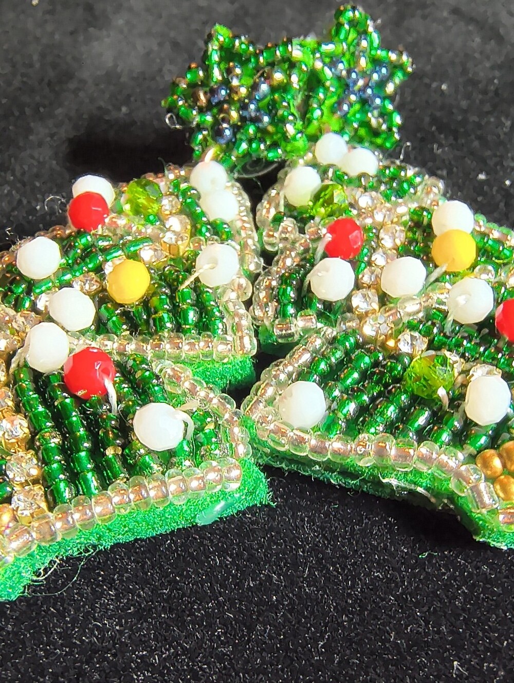 Vintage Handmade Beaded Christmas Tree Earrings Rhinestone Glass Bead - Picture 7 of 9